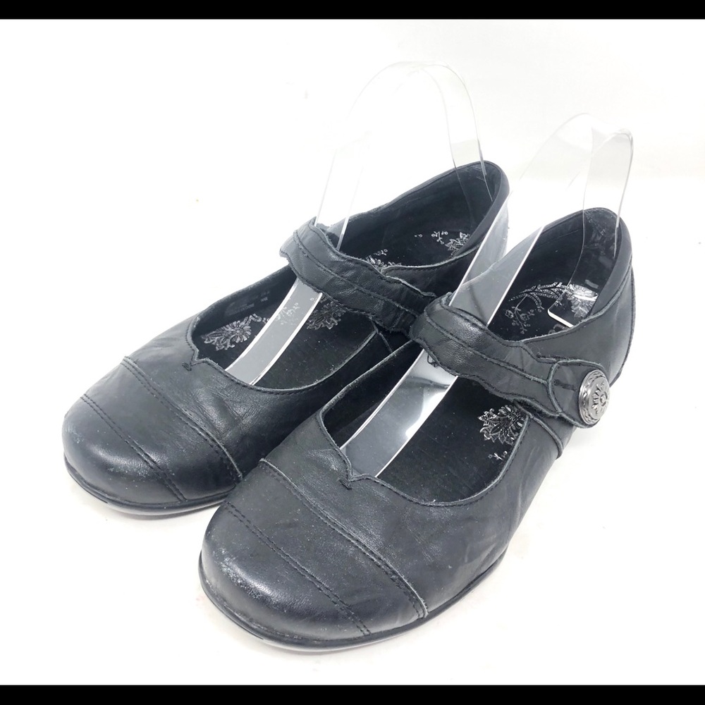 TAOS Applause Black Leather Mary Janes Size 8